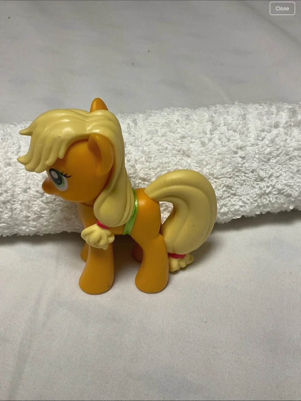 My Little Pony Applejack Figure - Yellow/Blonde